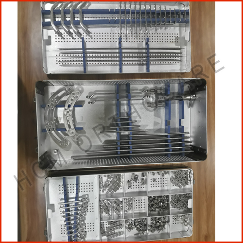 illizarow-external-fixator